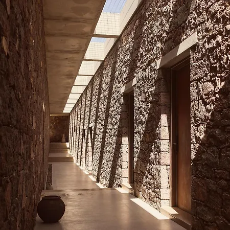 D3 Milos Hotel *